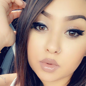 Meet your Posher, Leslie